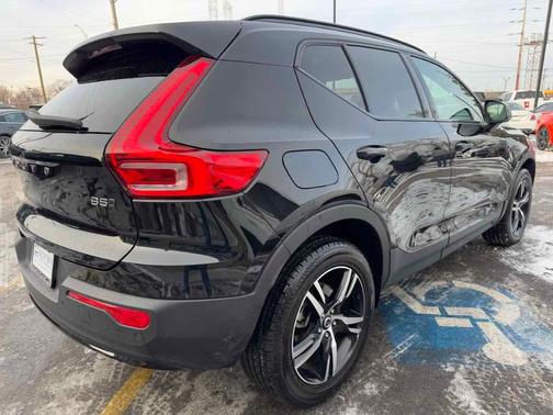2024 Volvo XC40 CORE THEME
