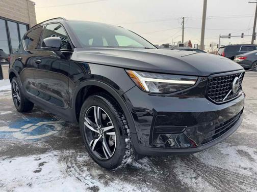 2024 Volvo XC40 CORE THEME