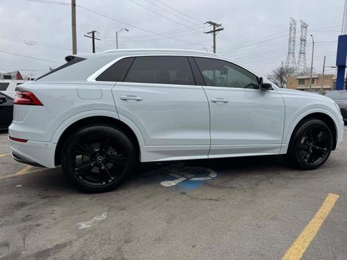 2021 Audi Q8 55 Premium Plus