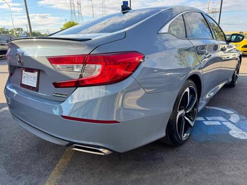 Sonic Gray Pearl 2022 Honda Accord Sport SE