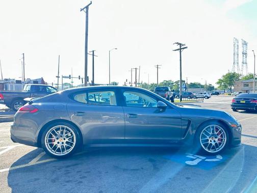 2015 Porsche Panamera GTS