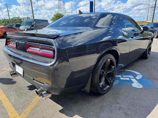 Maximum Steel Metallic 2017 Dodge Challenger R/T
