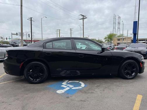 Pitch Black Clearcoat 2019 Dodge Charger SXT