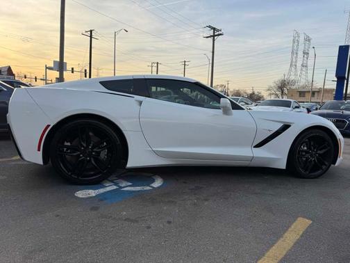 Arctic White 2018 Chevrolet Corvette Stingray