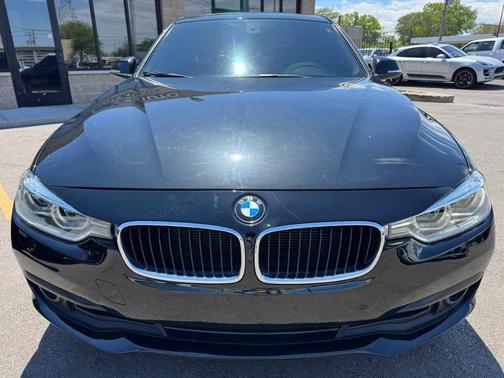 Black Sapphire Metallic 2018 BMW 320 i xDrive