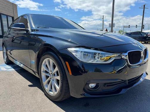 Black Sapphire Metallic 2018 BMW 320 i xDrive
