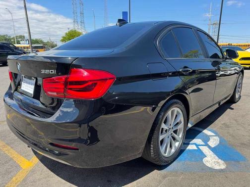 Black Sapphire Metallic 2018 BMW 320 i xDrive