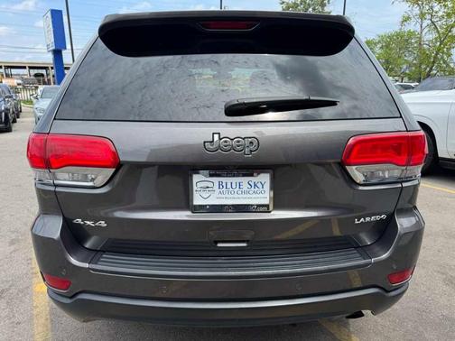 Granite Crystal Clearcoat Metallic 2019 Jeep Grand Cherokee Laredo E