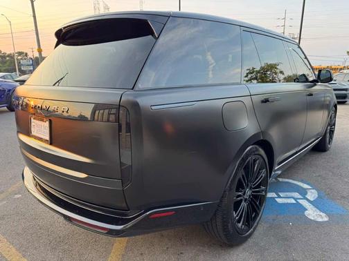 Fuji White 2022 Land Rover Range Rover SE LWB 7