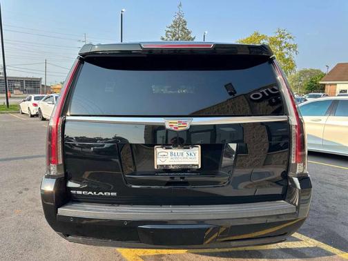 2017 Cadillac Escalade Luxury