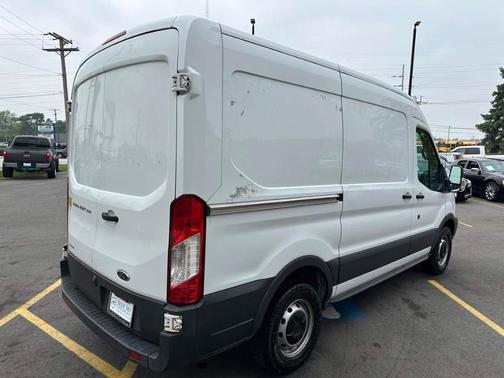 2017 Ford Transit-250 130 WB Medium Roof Cargo