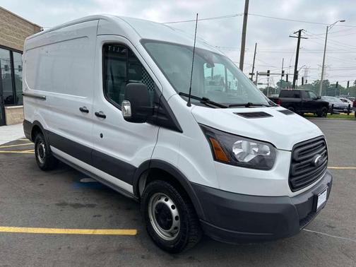 2017 Ford Transit-250 130 WB Medium Roof Cargo