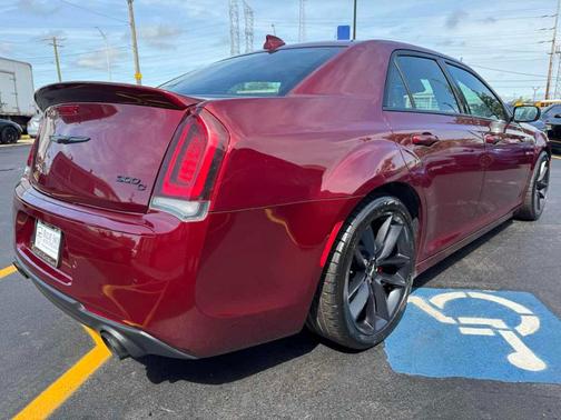 Velvet Red Pearlcoat 2023 Chrysler 300