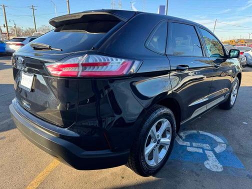 2021 Ford Edge SE