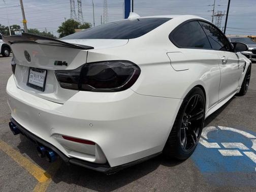 Alpine White 2015 BMW M4 Base