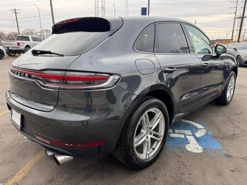 2020 Porsche Macan Base