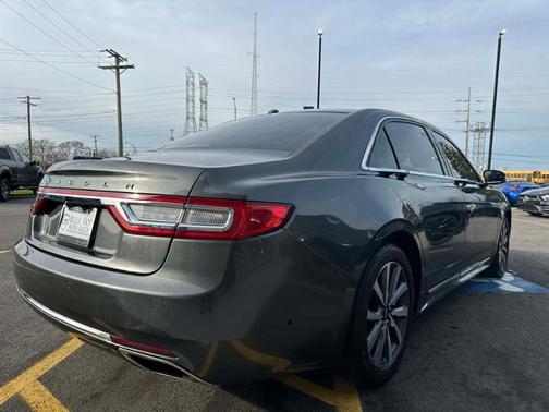 2017 Lincoln Continental Premier