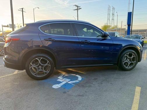 Montecarlo Blue Metallic 2018 Alfa Romeo Stelvio Base