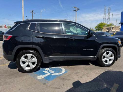 Diamond Black 2018 Jeep Compass Latitude