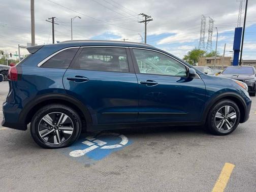 Deep Cerulean 2021 Kia Niro LXS