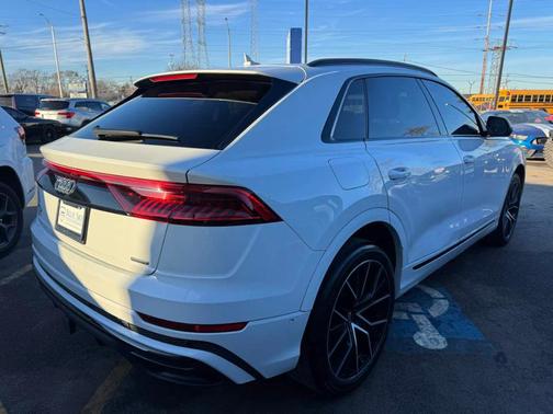 2021 Audi Q8 55 Premium Plus