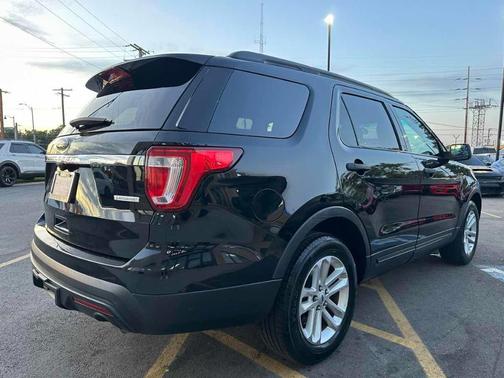 2017 Ford Explorer Base