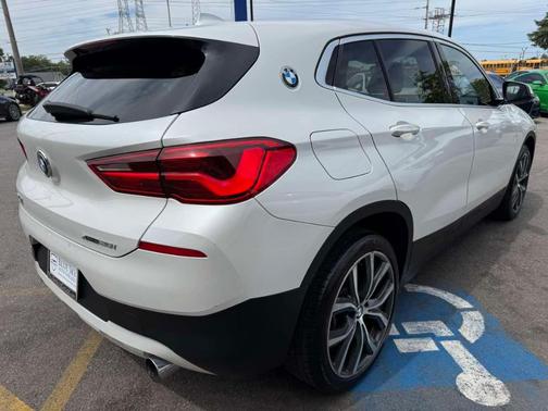 Mineral White Metallic 2018 BMW X2 xDrive28i