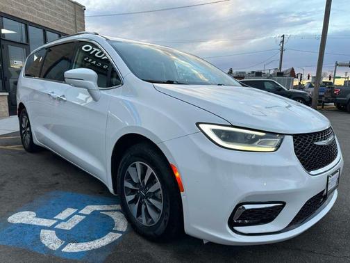 2021 Chrysler Pacifica Hybrid Touring L