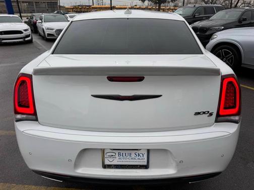 Bright White Clearcoat 2022 Chrysler 300 S
