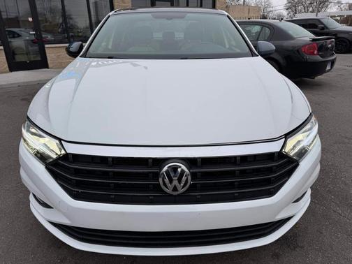 Pure White 2019 Volkswagen Jetta 1.4T R-Line