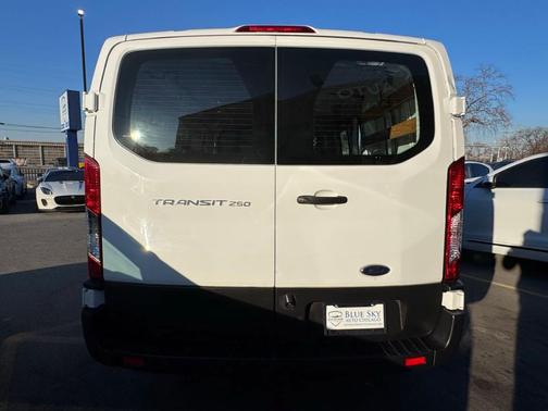 2021 Ford Transit-250 