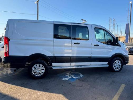 2021 Ford Transit-250 