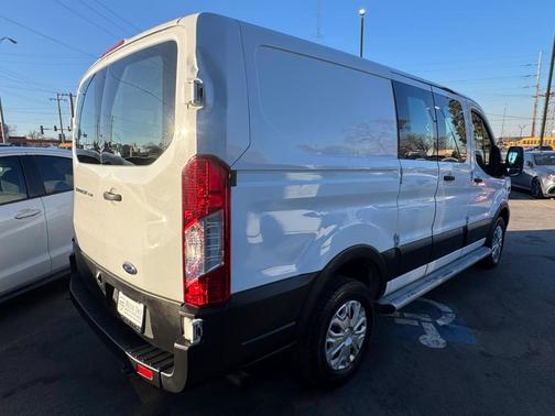 2021 Ford Transit-250 