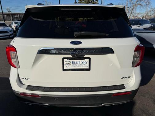 Oxford White 2022 Ford Explorer XLT
