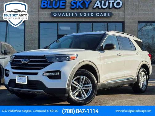 Oxford White 2022 Ford Explorer XLT