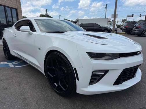 Summit White 2016 Chevrolet Camaro 2SS