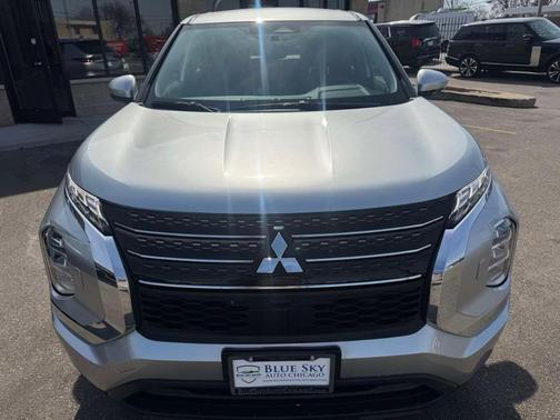 2024 Mitsubishi Outlander ES