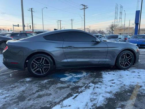 2022 Ford Mustang EcoBoost