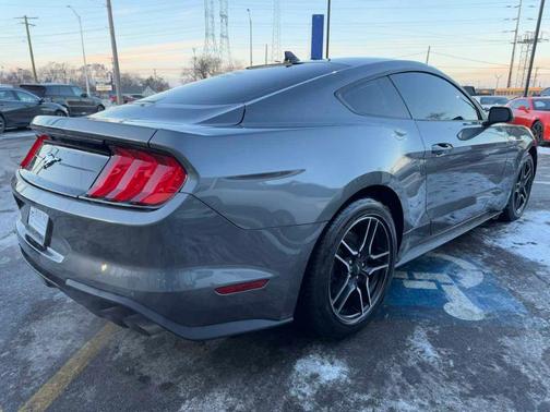 2022 Ford Mustang EcoBoost