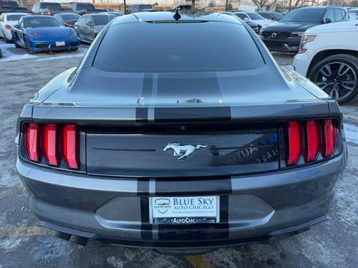 2022 Ford Mustang EcoBoost