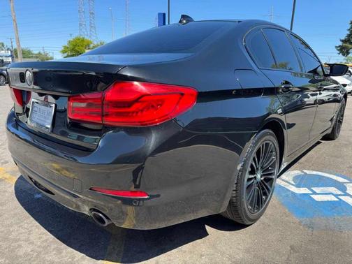Black Sapphire Metallic 2019 BMW 530 i
