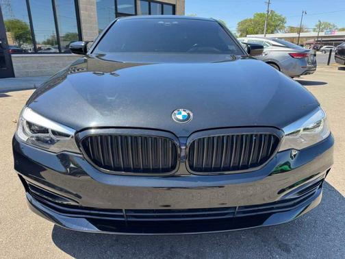 Black Sapphire Metallic 2019 BMW 530 i