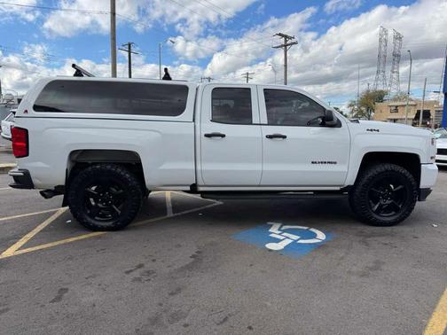2017 Chevrolet Silverado 1500 Custom