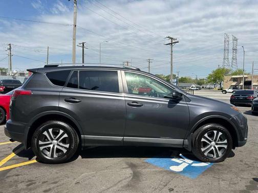 2017 Toyota RAV4 LE