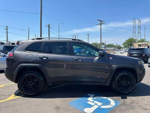 2021 Jeep Cherokee Trailhawk