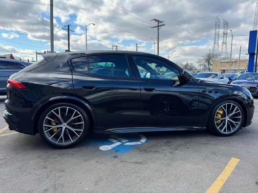 Nero 2024 Maserati Grecale Trofeo