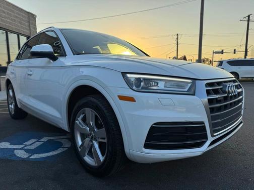 2018 Audi Q5 2.0T Tech Premium