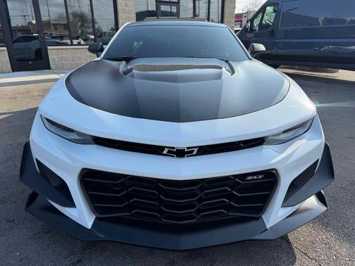 Summit White 2019 Chevrolet Camaro ZL1