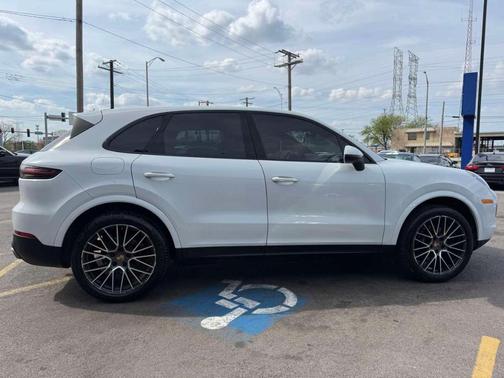 Carrara White Metallic 2019 Porsche Cayenne Base
