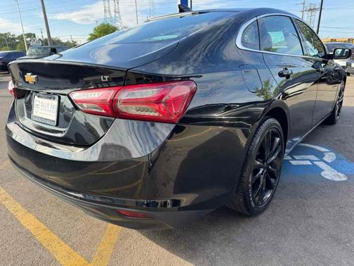 Mosaic Black Metallic 2021 Chevrolet Malibu LT